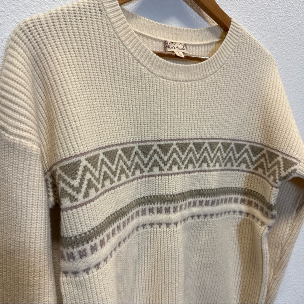 Women’s Cream and Gray Patterned Sweater Soft
